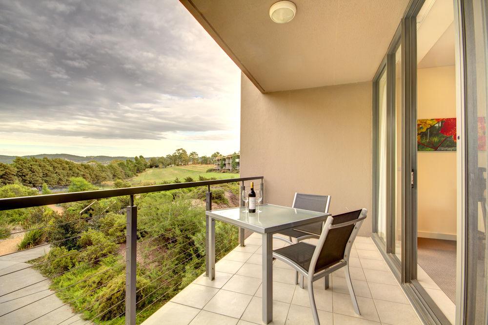 Balgownie Estate Yarra Valley Ярра-Глен Экстерьер фото A balcony
