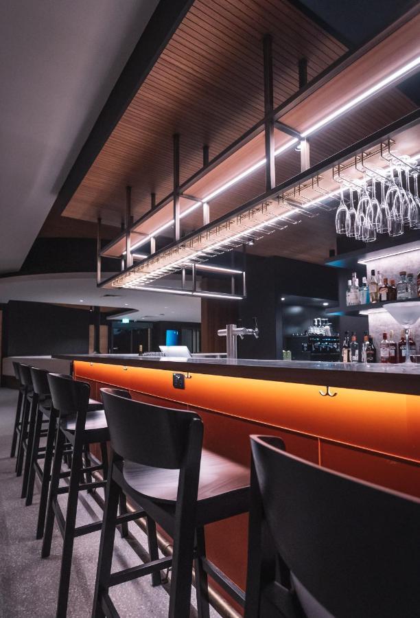 Balgownie Estate Yarra Valley Ярра-Глен Экстерьер фото The bar at the new terminal